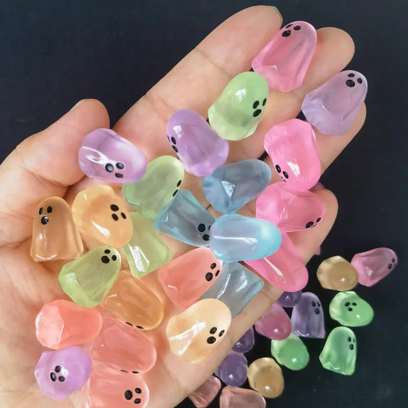 24pcs Halloween Resin Ghost Night Glow Figurines